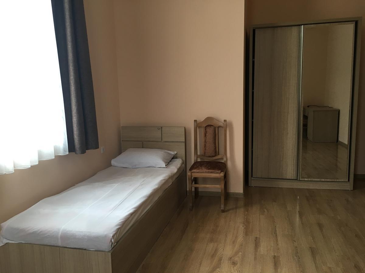 Kmg Hotel Khashuri Eksteriør bilde