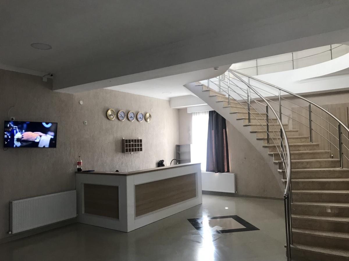Kmg Hotel Khashuri Eksteriør bilde